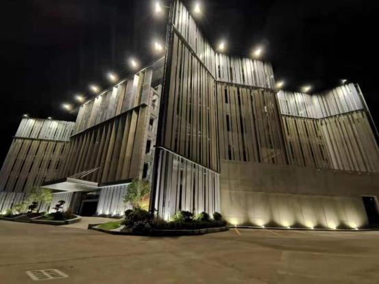 魏真(魏綺儷)博士喜獲2019年中國建筑裝飾協(xié)會設(shè)博會十大風云人物